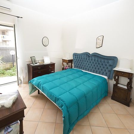 Pompei Deluxe Apartment Formia Bagian luar foto
