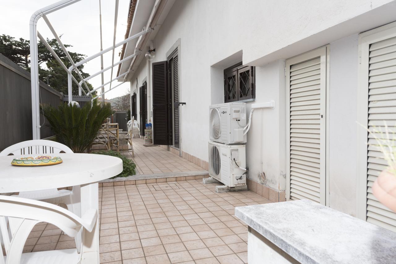 Pompei Deluxe Apartment Formia Bagian luar foto