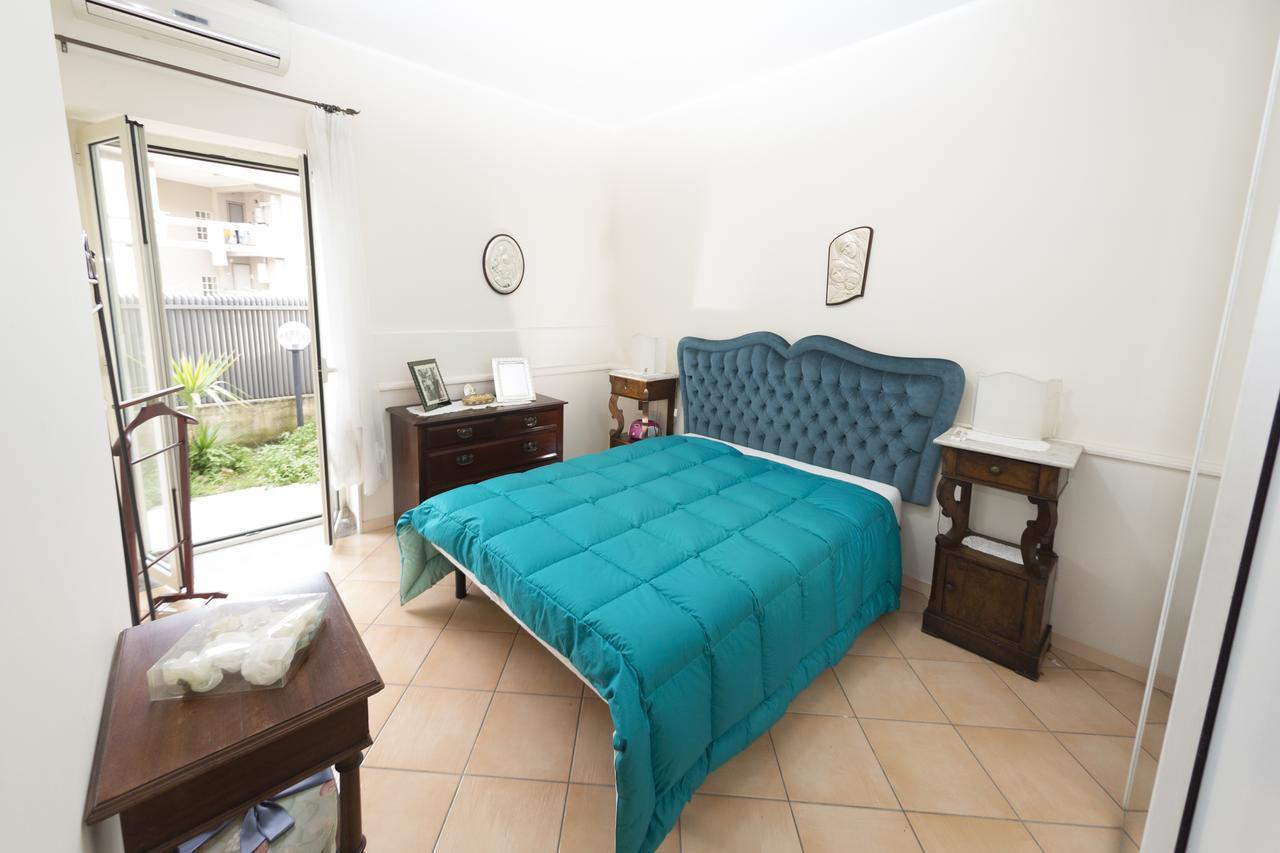 Pompei Deluxe Apartment Formia Bagian luar foto