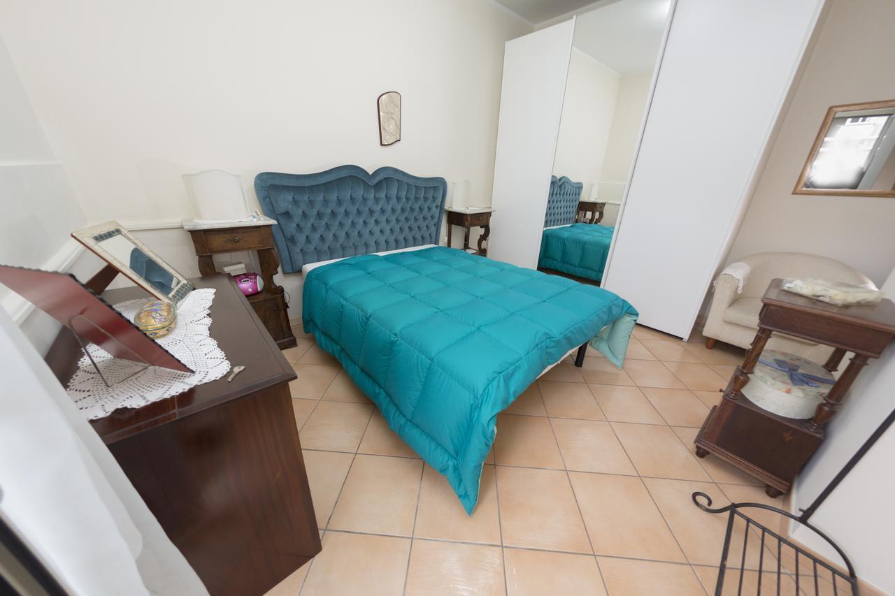 Pompei Deluxe Apartment Formia Bagian luar foto