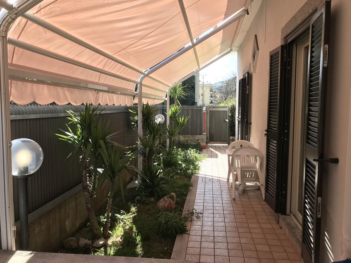 Pompei Deluxe Apartment Formia Bagian luar foto