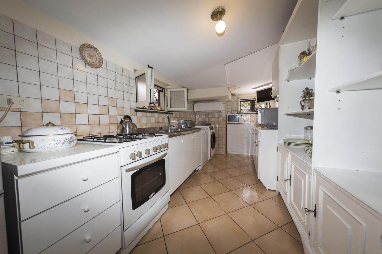 Pompei Deluxe Apartment Formia Bagian luar foto